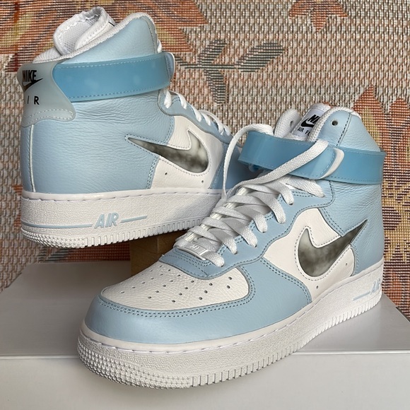Nike WMNS Air Force 1 Mid CASTOM NIKE
BY CIERRA
WMNS sneakers - Platforms - Picture 9 of 16